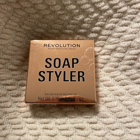 Makeup Revolution Soap Styler Hold Brow In Place - NEW and Sealed (5g) - Picture 1 of 3